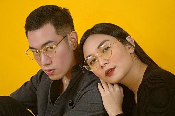 Quelles astuces pour choisir des lunettes de vue qui complètent une garde-robe minimaliste?